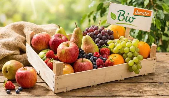 frisches Obst direkt vom Bio-Bauernhof