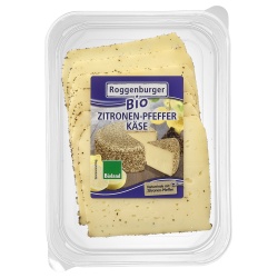 Zitronen-Pfeffer-Käse aus Bayern, geschnitten, laktosefrei