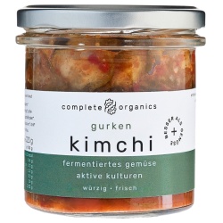 Kimchi mit Gurken aus Bayern im Glas, fermentiert und nicht pasteurisiert